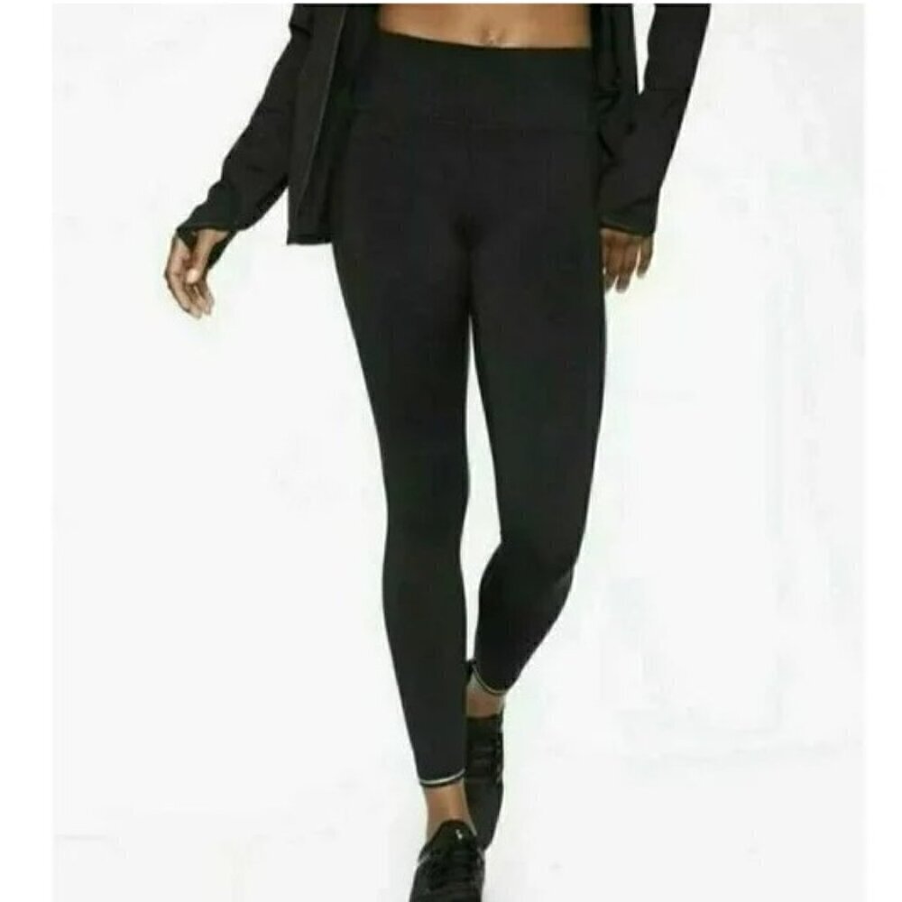 Athleta Run Free 7/8 Tight - L Black